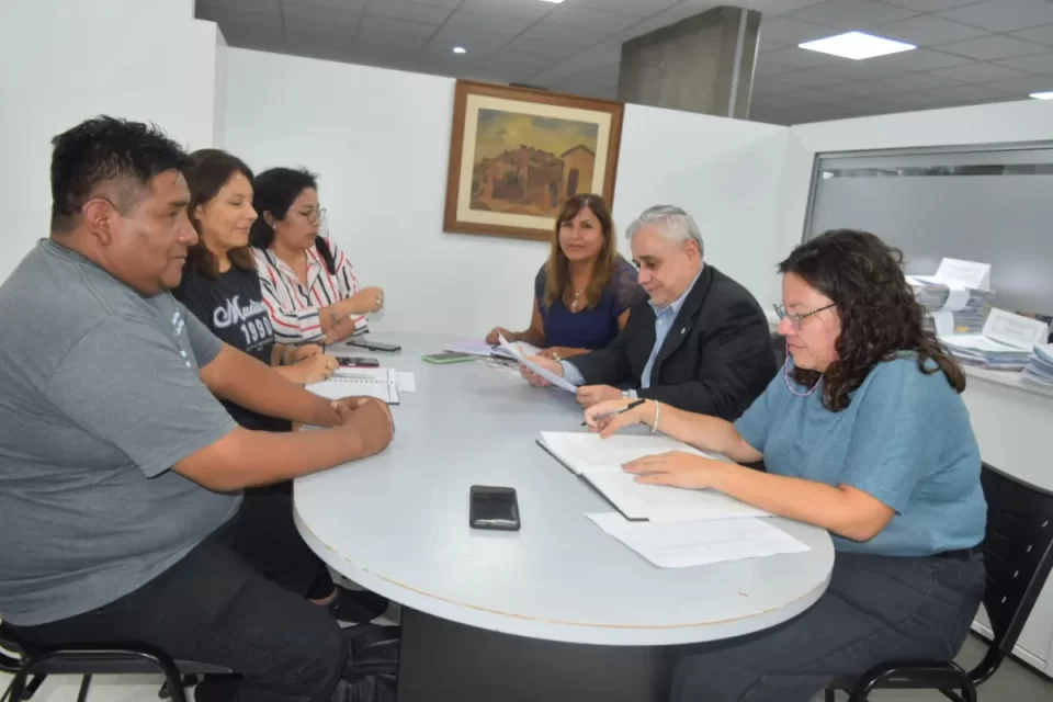 Avanzan con las certificaciones de la Escuela de Idiomas