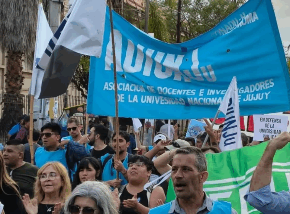 Docentes universitarios iniciaron Paro por una semana - Noticia en ...